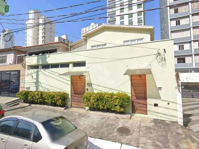 Casa com 325m² para uso resindencial ou comercial na Vila Mariana