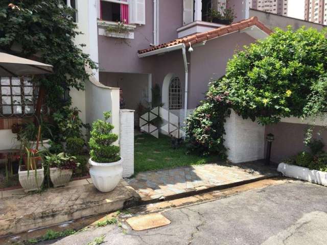 Casa em condominio a venda no bairro aclimação