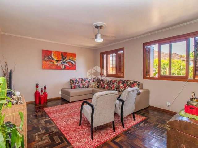 Casa à venda com 4 quartos 202 m² no Bairro Partenon