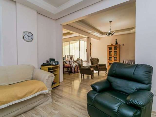 Apartamento de 113m2, living em 3 ambientes cercado por jardim de inverno