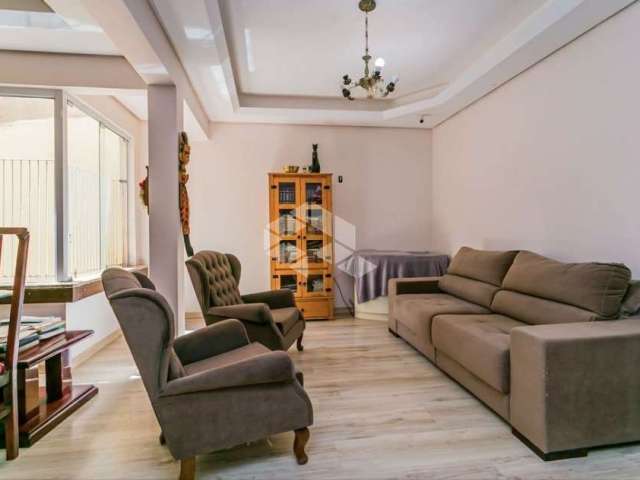 Apartamento de 113m2, living em 3 ambientes cercado por jardim de inverno