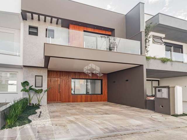 Casa de alto padrão com 3 suítes em novo condominio fechado