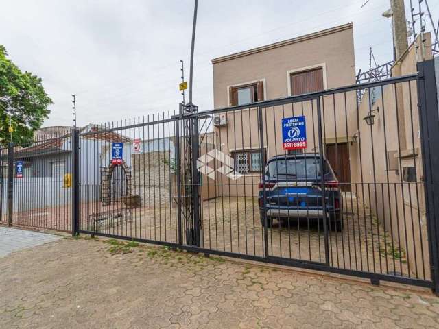 Casa de 5 domitórios, 5 banheiros, com churrasqueira , pátro em terreno de 436 m2 no Navegnates