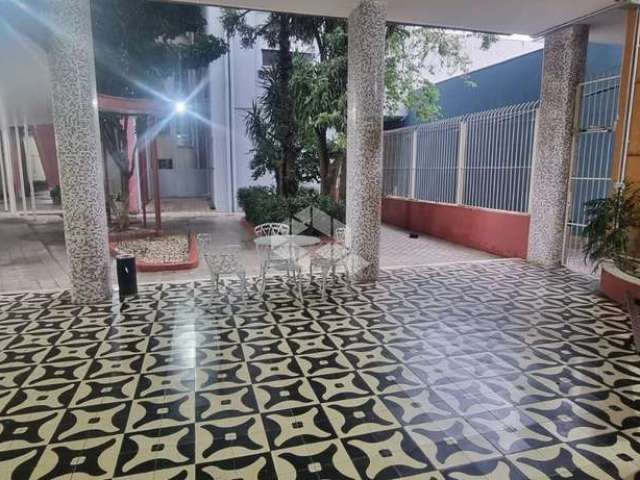 Excelente Apartamento com 3 dormitórios, suíte, dependência completa, entrada social e de serviço, reformado, elevador e bem localizado