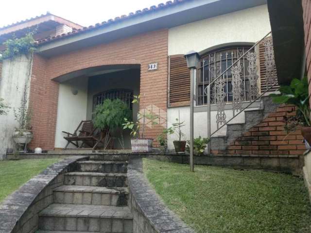 Vendo Casa de 190m² 3 dormitórios no Jardim Maria Rosa em Taboão da Serra - SP