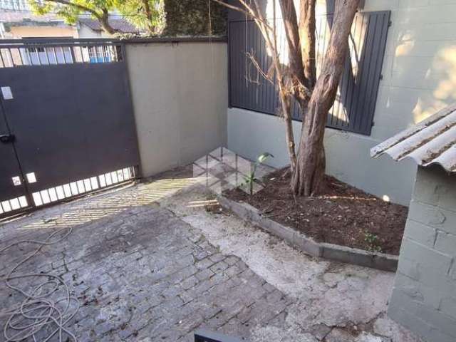 Vendo Galpão 440m² 2 Pavimentos 4 Banheiros no Jardim Jussara em São Paulo - SP