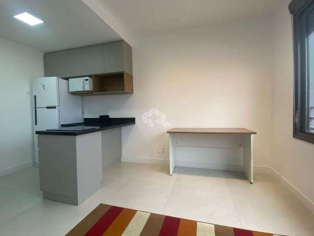 Apartamento studio com 25m² na Av. João Pessoa.