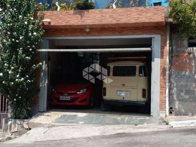 Casa à venda Localizada no Jardim Paraguaçu.