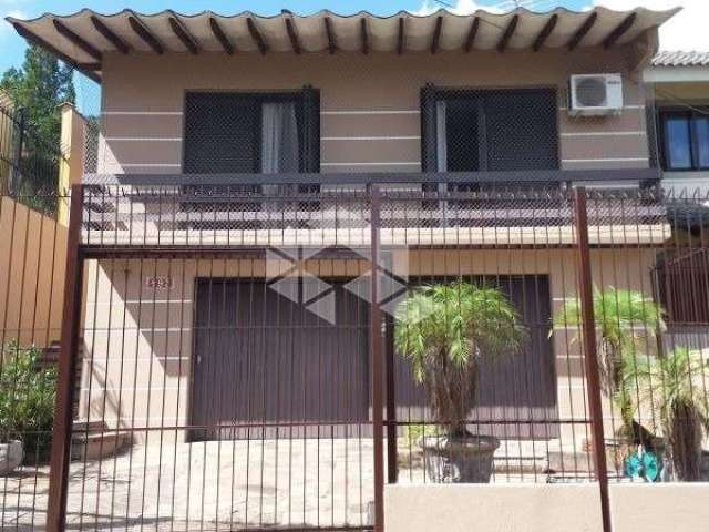 Bela Casa Com 3 dormitórios 2 vagas e Piscina