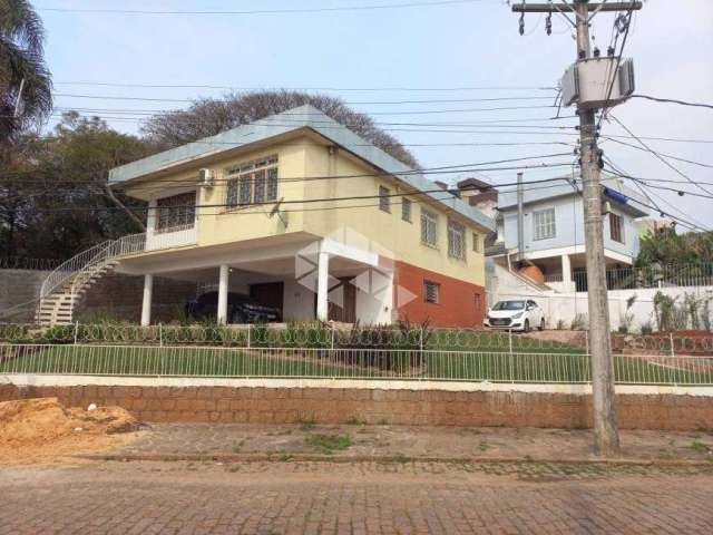 Credito Real vende casa toda reformada com 03 Dormitórios