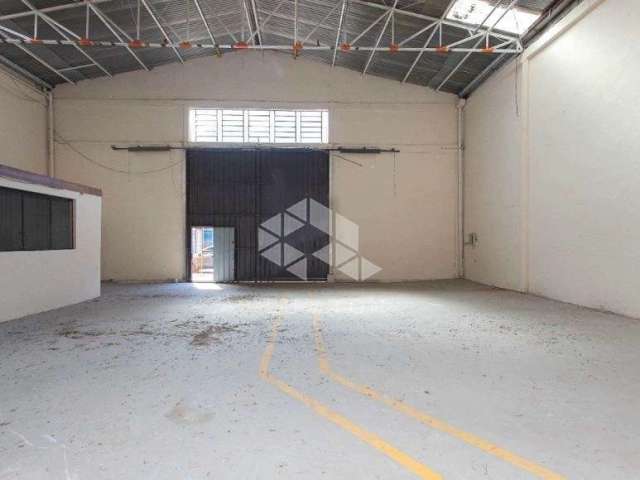 CREDITO REAL VENDE .Pavilhão em ótimo estado com o total de 320m²