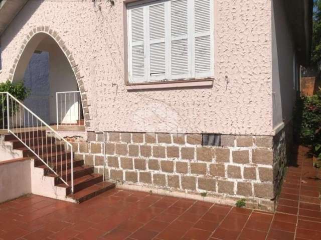 Casa com 3 dormitórios no   bairro Santo Antônio