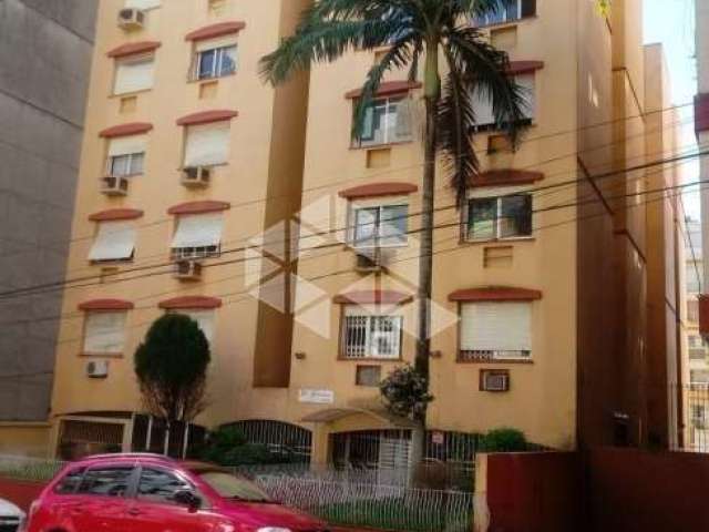 Apartamento 2 dormitórios com pátio no Centro