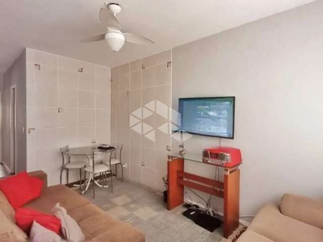 Apartamento 2 dormitórios, 1vaga de garagem, Bairro Mont Serrat, Porto Alegre.