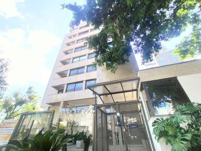 Apartamento à venda no bairro Petrópolis com 01 dormitório e 01 vaga