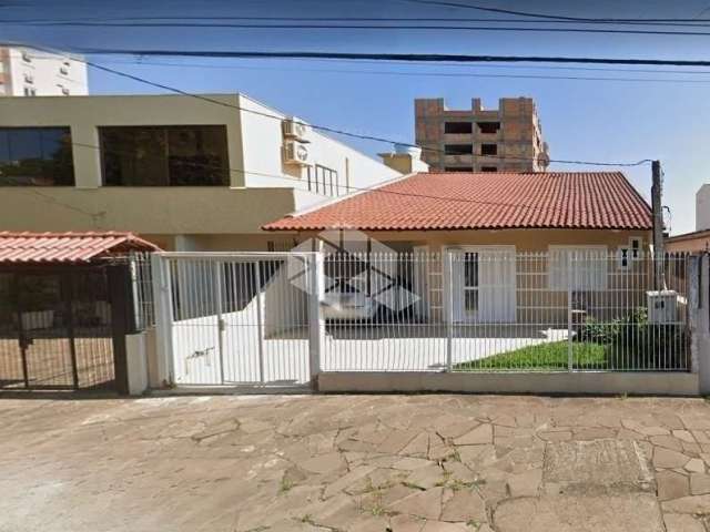 Casa 3 dormitórios, 3 suítes, 3 vagas, Jardim Itú, Porto Alegre.