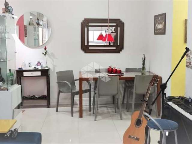 Apartamento com 65 m², 2 dormitórios, sendo  1 suíte,  1 vaga de garagem coberta e escriturada, no bairro Cristo  Redentor.