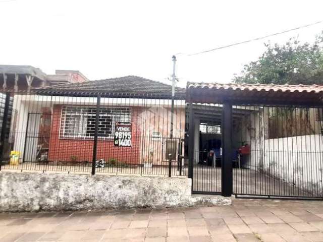 Casa 03 dormitórios, bairro Partenon com vaga de garagem