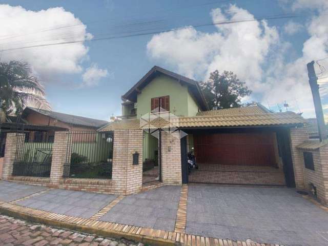 Casa central com piscina