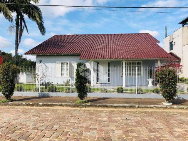 Casa goias com 03 dormitórios/quartos