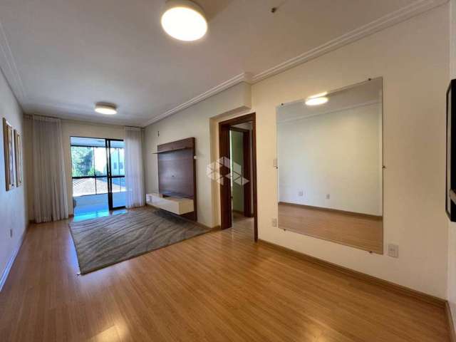 Apartamento a poucros metros da Catedral, com 03 dormitórios