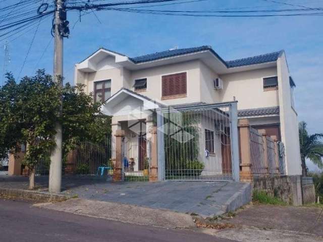 Casa com 3 dormitórios e piscina no Santo Antônio