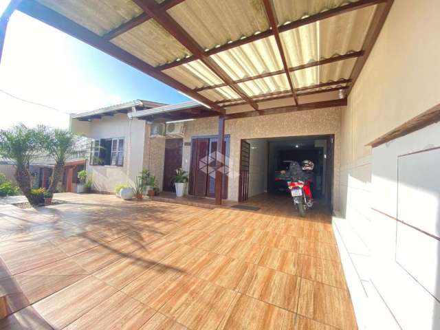 Casa Residencial/Comercial semimobiliada com 3 dormitórios, sendo 1 suíte, no Bairro Aliança