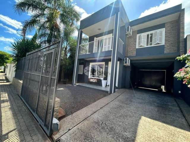 Casa de 3 dormitórios com piscina no bairro Castelo Branco!