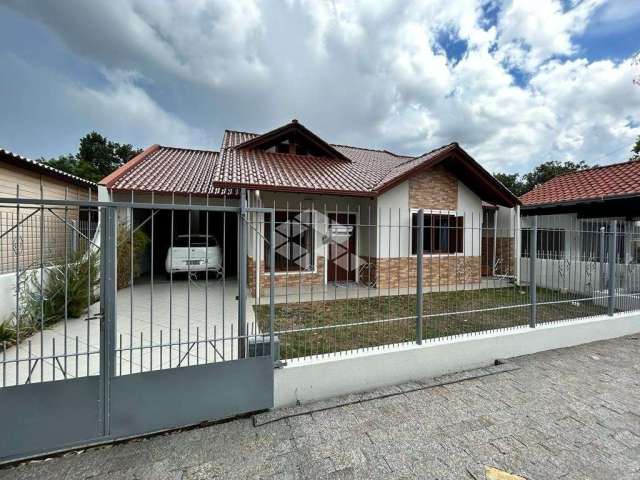 Casa de 2 dormitórios no bairro Renascença!