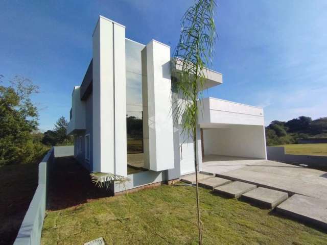 Casa com 3 dormitórios, suíte e closet no Terra Madre em Santa Cruz do Sul