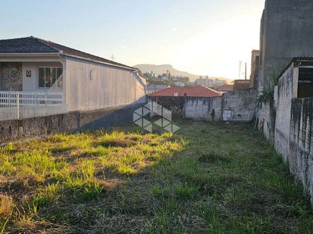 Terreno no bairro picadas do sul, em são josé, sc, medindo 300m² de área total.