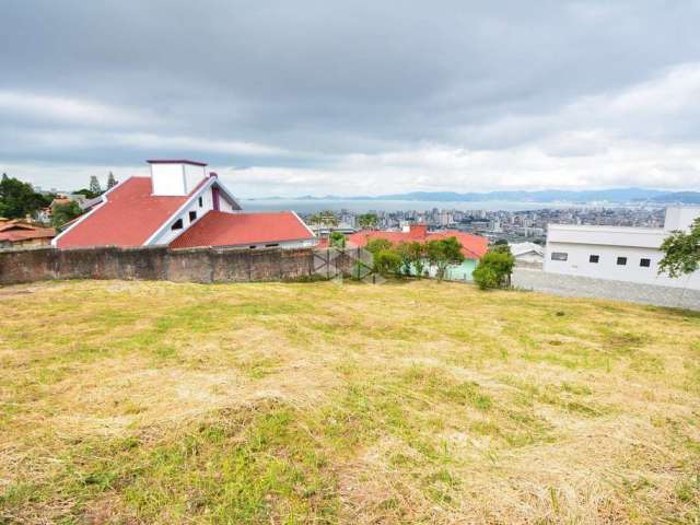 Terreno no bairro bosque das mansões, em são josé, sc, medindo 1081,25m² de aréa total.