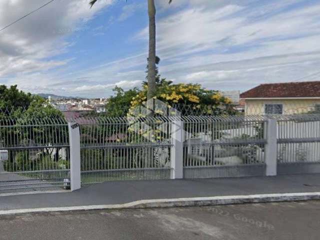 Casa residencial à venda com 3 quartos e 2 vagas de garagem no bairro real parque em são josé/sc.