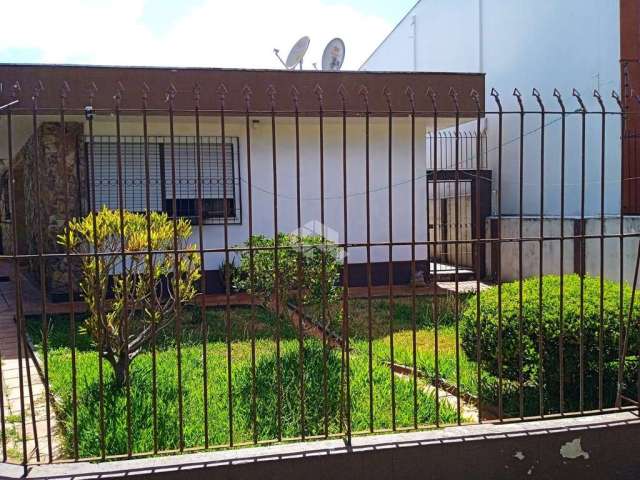 OPORTUNIDADE - Casa com 205 m², em terreno de 333 m², de esquina.