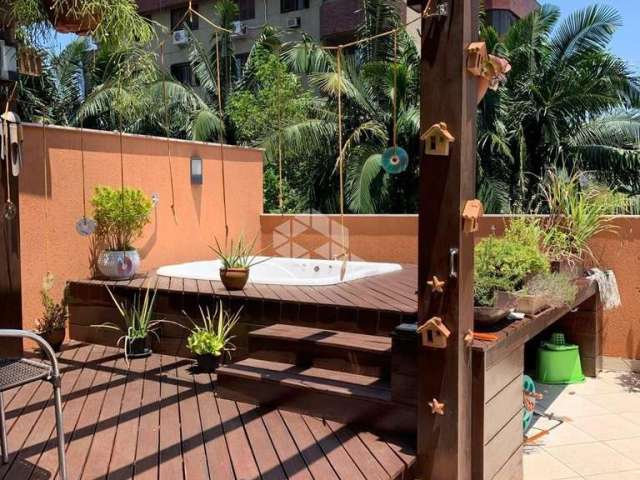 Apartamento garden de 3 quatros e 2 vagas em Petrópolis