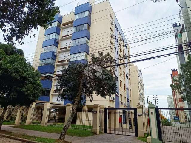 Cobertura com linda Vista e elevador em excelente localização no Bairro Tristeza