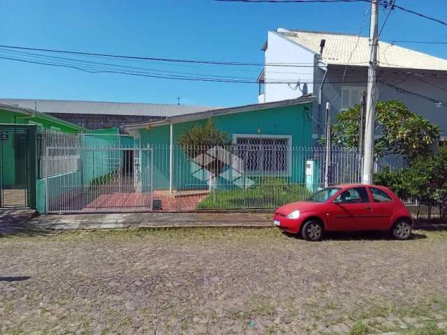 casa térrea com pátio no Bairro Partenon