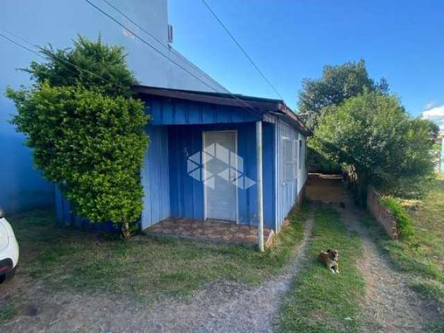 Terreno com duas casas no centro de viamão