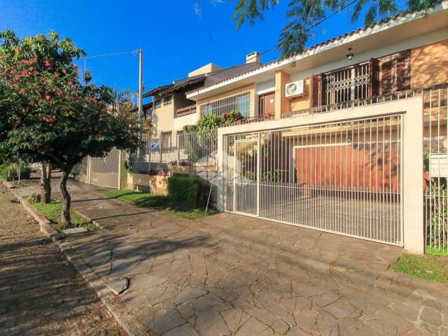 Casa 3 dormitórios, 212m² Bairro Nonoai