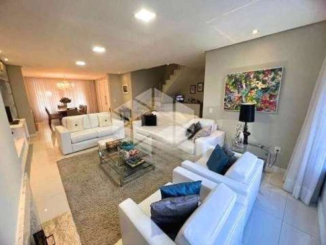 Vende casa 4 d0rmitorios suíte Ipanema