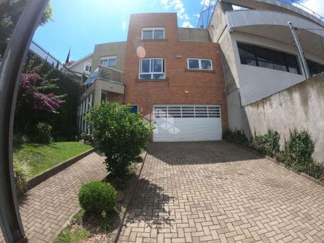 RBR Vende - Excelente casa mobiliada, com 3 dormitórios no Altos do Seminário.