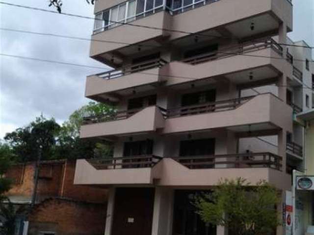 Apartamento com 3 dormitórios  sendo um suíte, são 150 m² de área privativa.