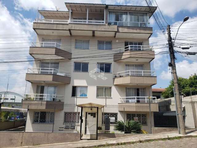 Apartamento para venda semimobiliado no bairro Santa Lucia.