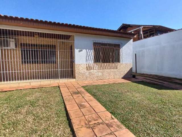 casa de 160m² com 3 dormitórios e 3 vagas no bairro Ipanema