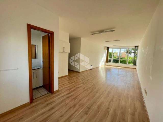 Sala de 43,80 m² no bairro Floresta.