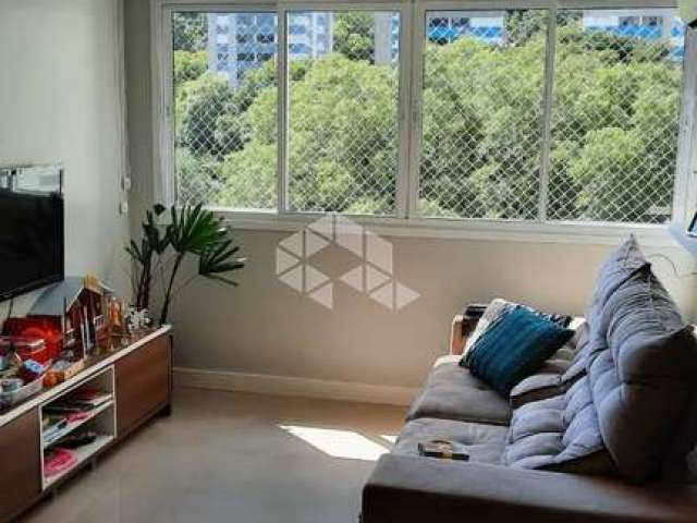 Apartamento com 02 dormitórios e 01 suíte e 01 vaga  com 59m² no bairro Teresópolis