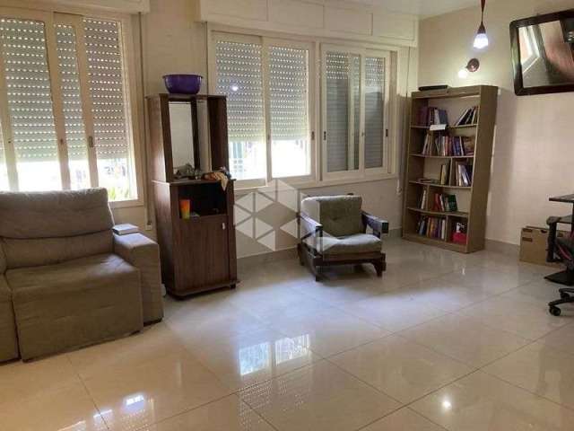 Apartamento com 3 dormitórios, 1 suíte  e 02 vagas com 123m² no menino deus!