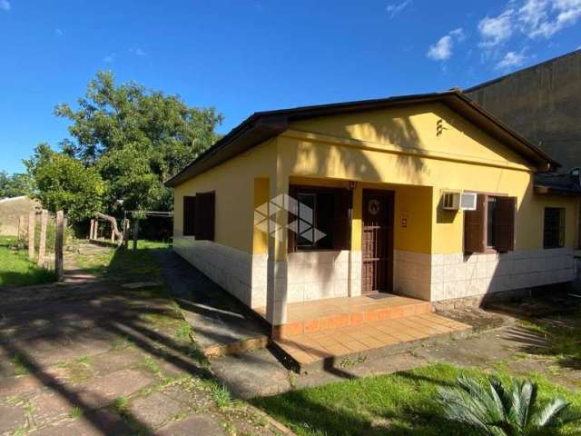 Casa de 616m² com 3 dormitórios e 2 vagas no bairro Jardim Floresta