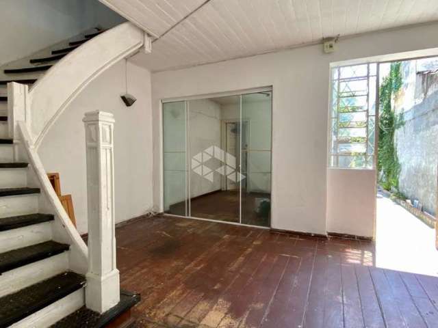 casa de 140m² com 3 dormitórios no bairro Floresta