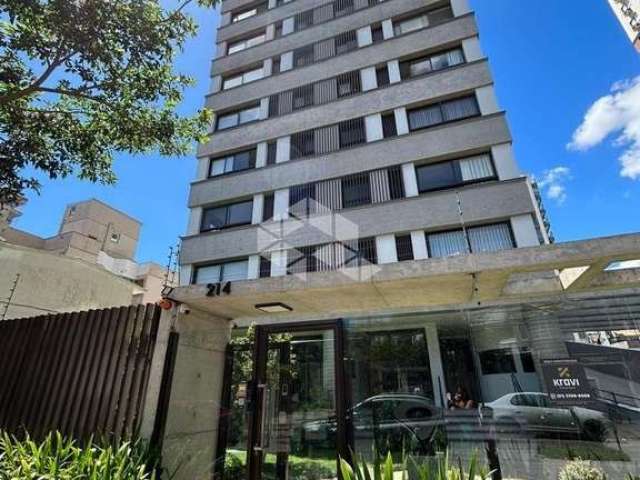 Apartamento de três dormitórios com 110 metros no menino deus